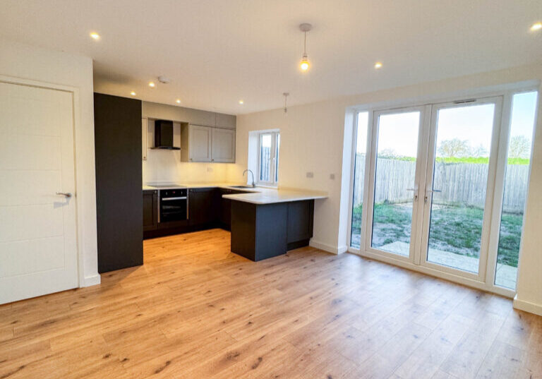 OSR 473 Dining area 2